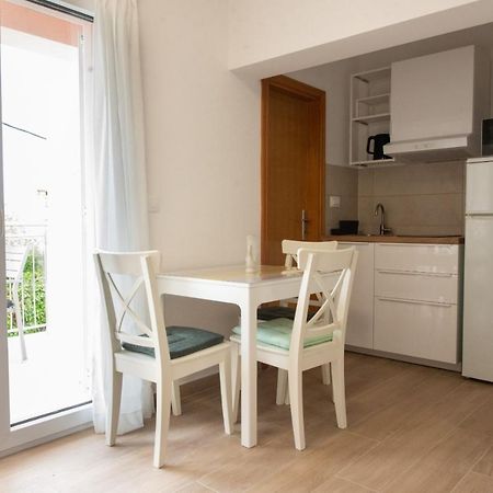 Charming Apartments Duce Omis Bagian luar foto