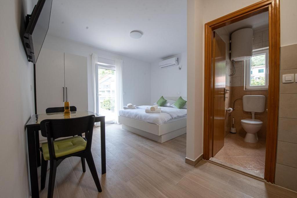 Charming Apartments Duce Omis Bagian luar foto