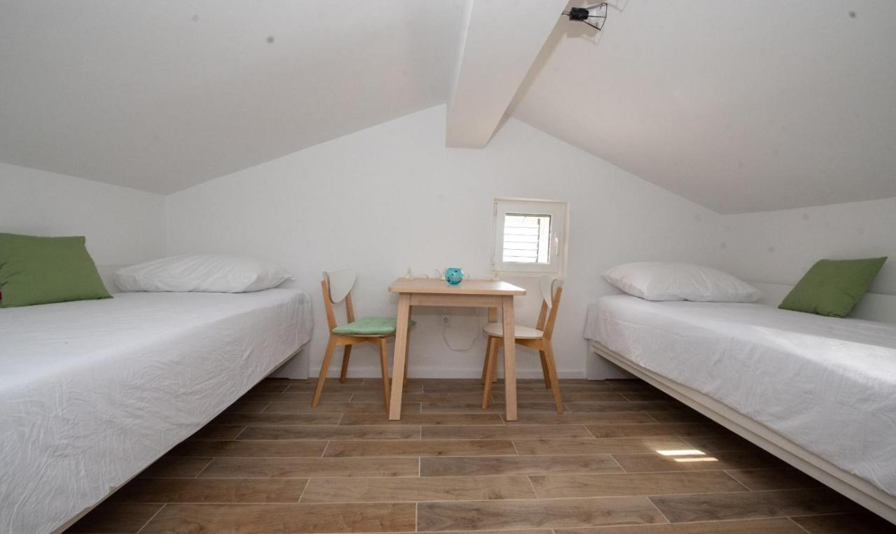 Charming Apartments Duce Omis Bagian luar foto