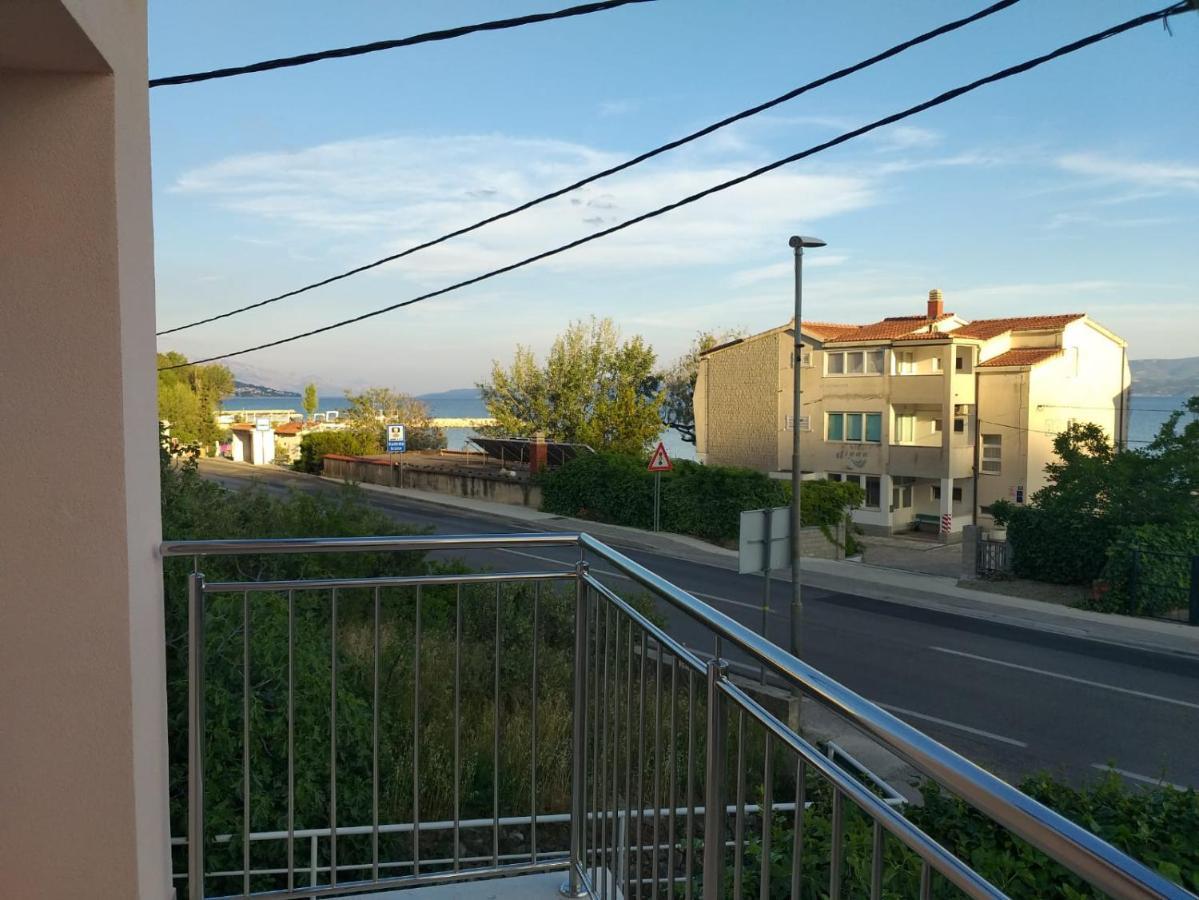 Charming Apartments Duce Omis Bagian luar foto
