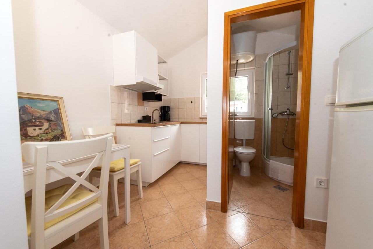 Charming Apartments Duce Omis Bagian luar foto