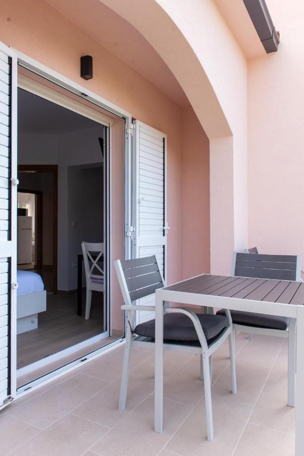 Charming Apartments Duce Omis Bagian luar foto