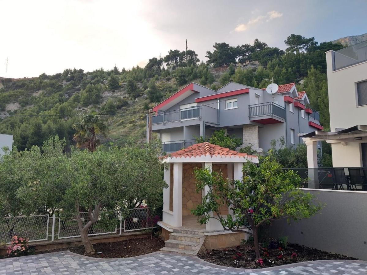 Charming Apartments Duce Omis Bagian luar foto