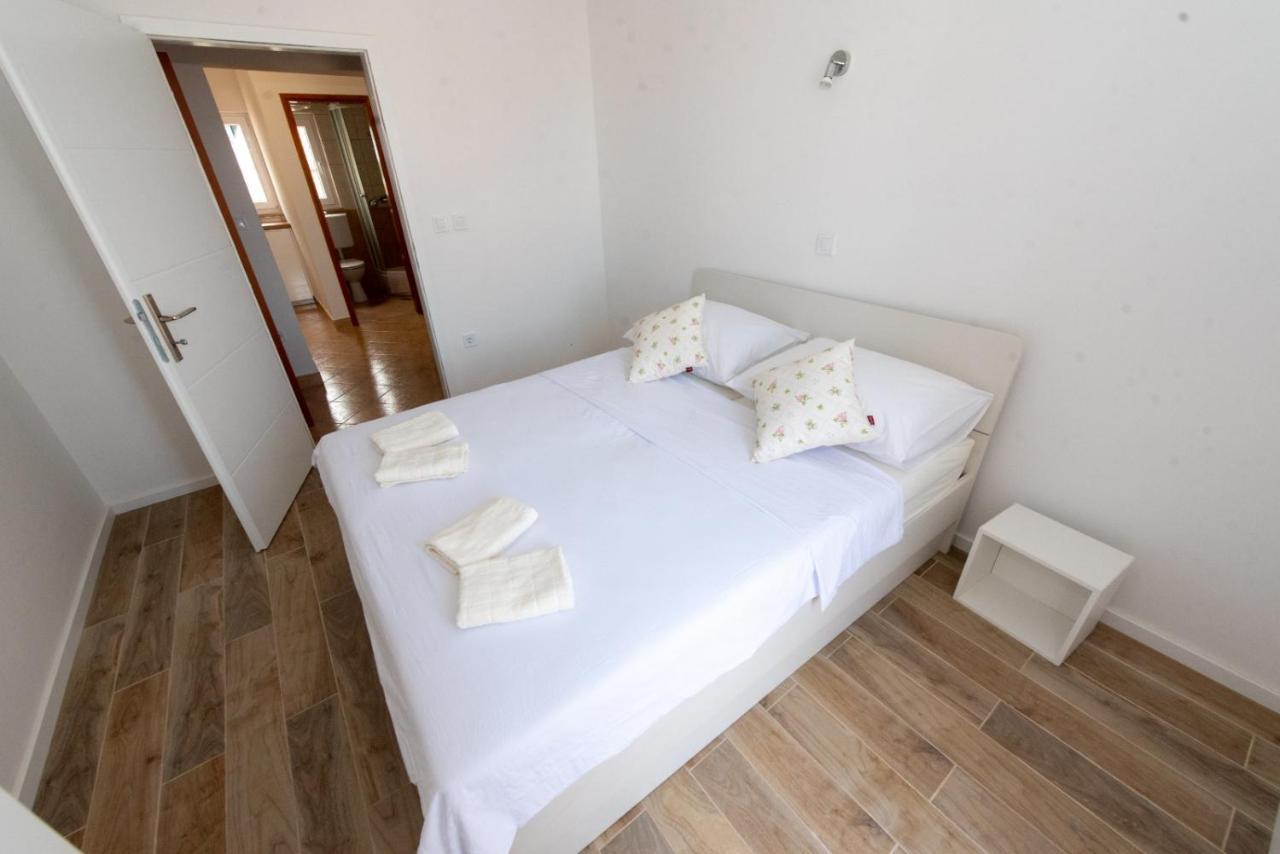 Charming Apartments Duce Omis Bagian luar foto
